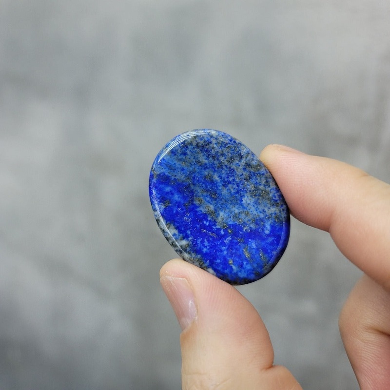 WORRY STONES|ROSE QUARTZ|AMAZONITE|CRYSTAL QUARTZ|RAINBOW MOONSTONE|SODALITE|AMETHYST|GREEN AVENTURINE|LAPIS|FLUORITE|BLACK TOURMALINE|OPALITE
