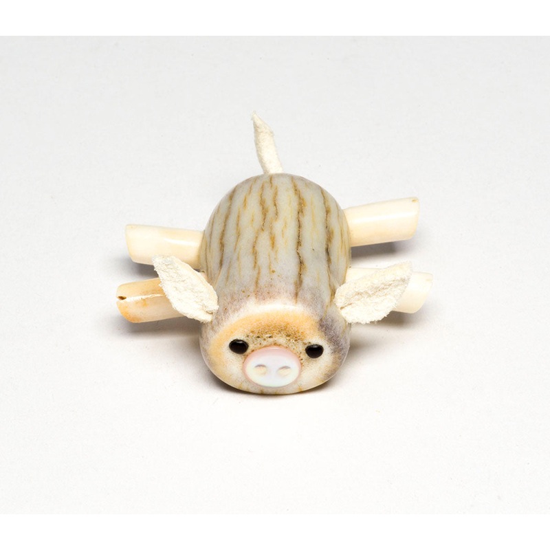 Sunbathing Piglet|Pig|Antler|Pig|Antler