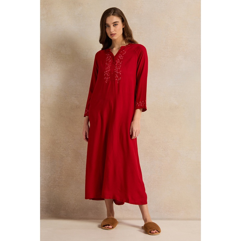 Women Red Placket Embroidery Nightgown