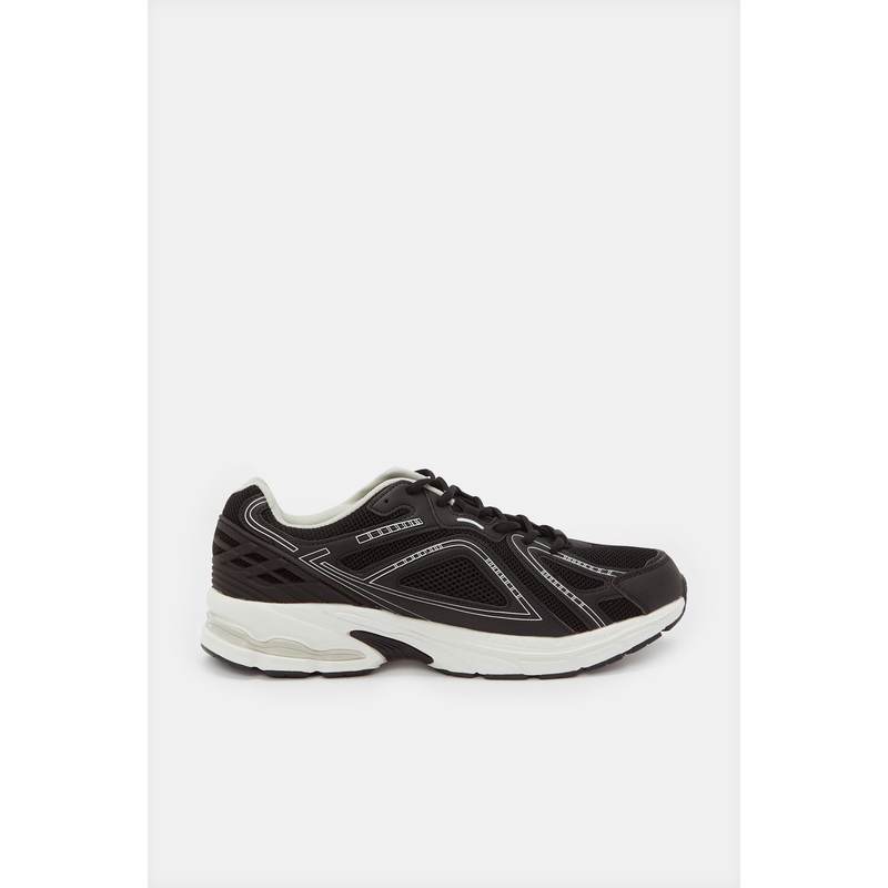 Men Black Material Block Trainer