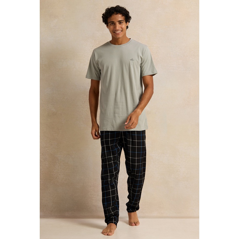 Men Grey And Checkered Pyjama Set (2 Piece)