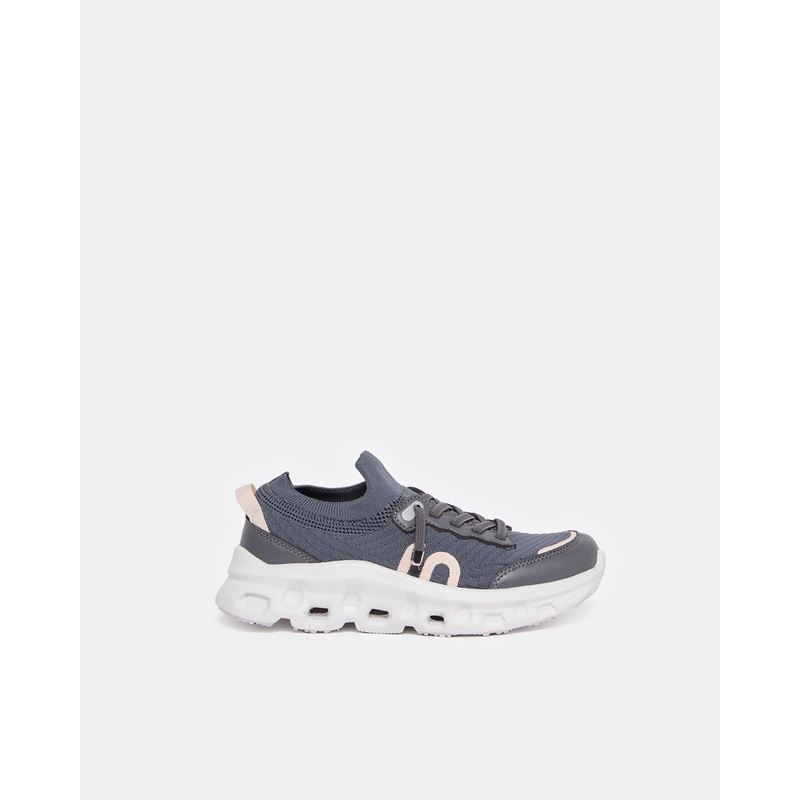Senior Girls Grey Printed  Slip-On Shoes