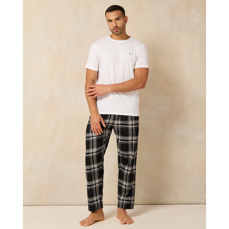 Men White And Black Checkered Pyjama Set (2 Piece)