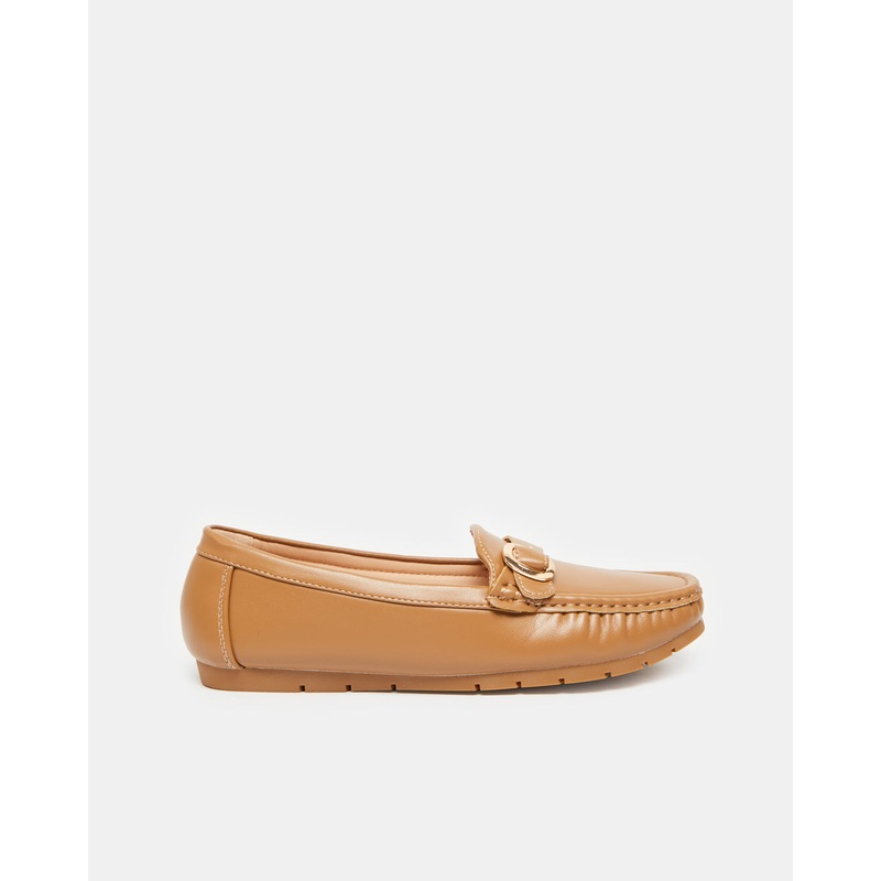 Women Beige Moccasin With Buckle Trim
