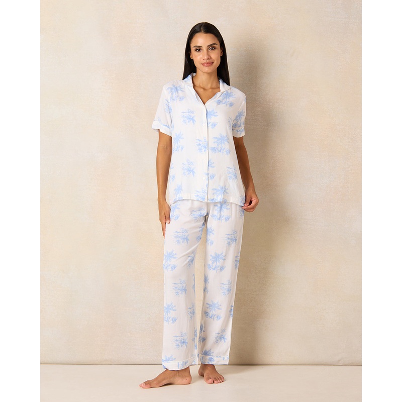 Women Green And White  Printed Pyjama Set (2 Piece)