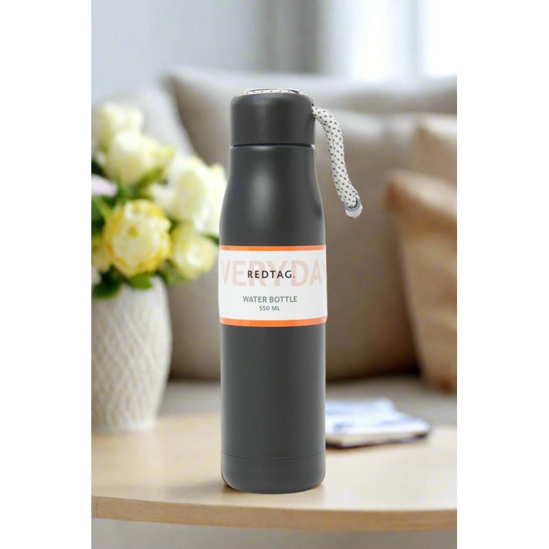 Black Water Bottle With a Cover (550ml)