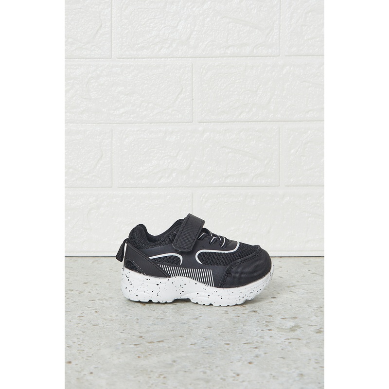 Infant Boys Black Textured Trainer