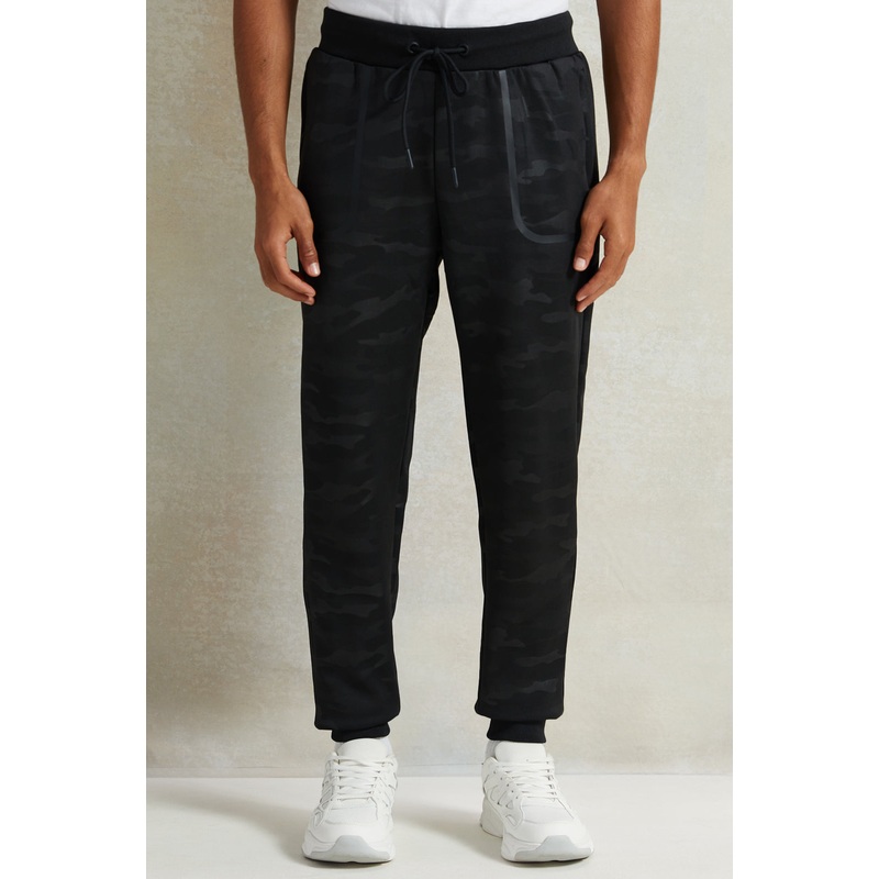 Men Black Camo Print Active Pant