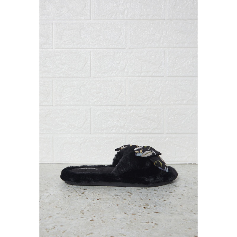 Women Black Slipper With Bow Trim