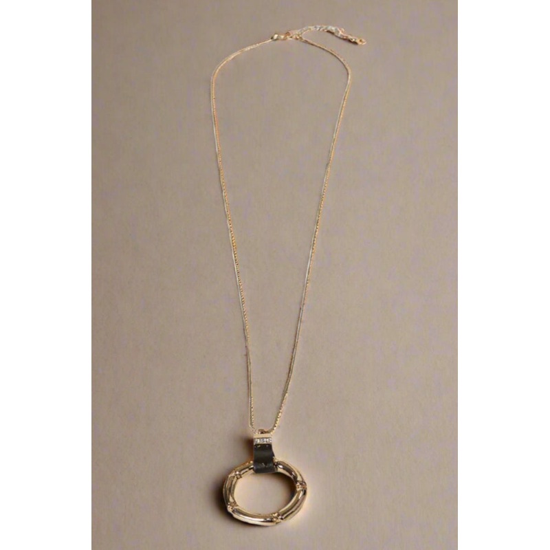 Women Gold Embellished Pendent Necklace