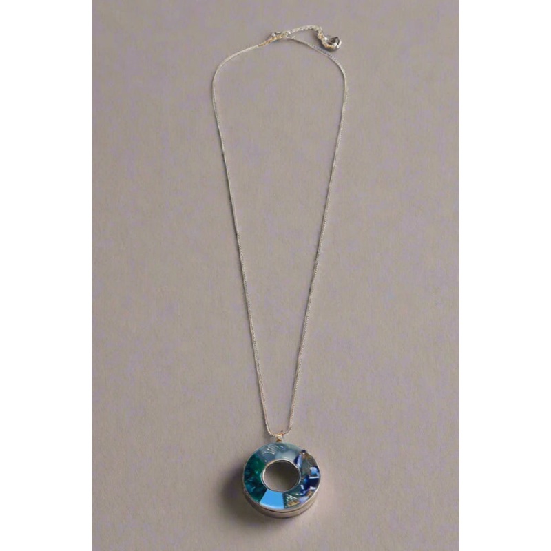 Women Gold Necklace With Pendent