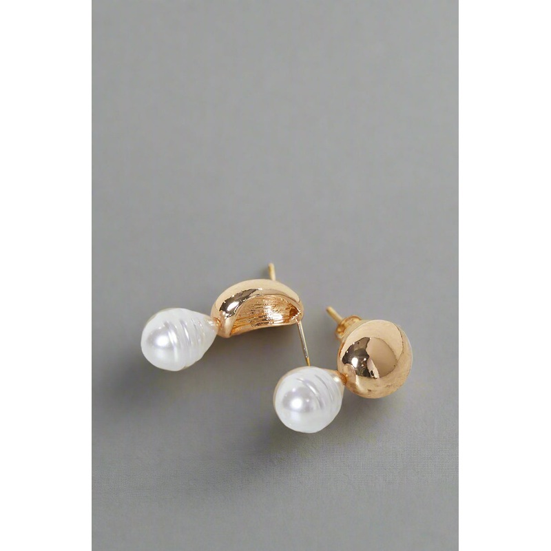 Women Gold Pearl Earrings