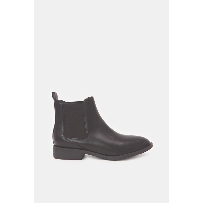 Women Black Solid Chelsea Boot