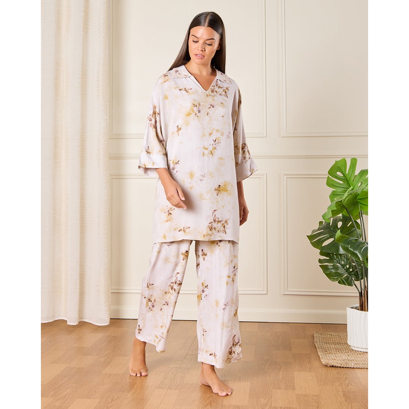 Women Ecru Floral Print Pyjama Set (2 Piece)