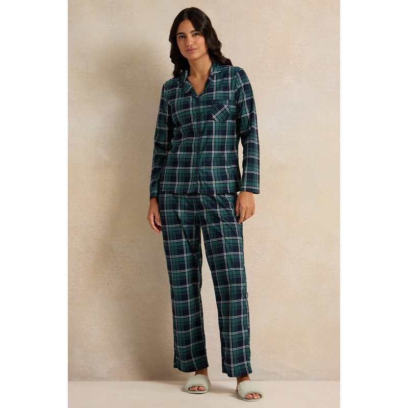 Women Green Flannel Table Pyjama Set (2 Piece)