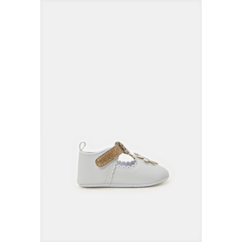 Baby White Flower Patch Pram Shoe