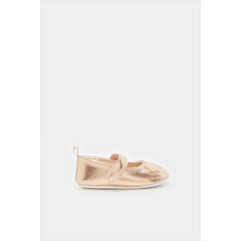 Infant Girls Gold With Heart Detail Pram Shoe