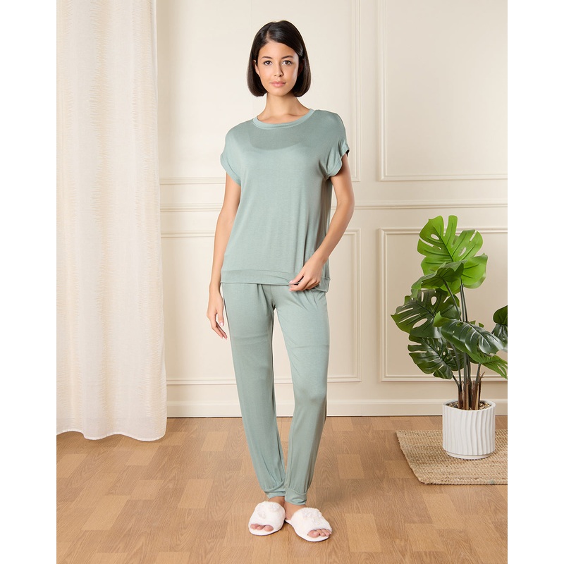 Women Green Plain Pyjama Set (2 Piece)
