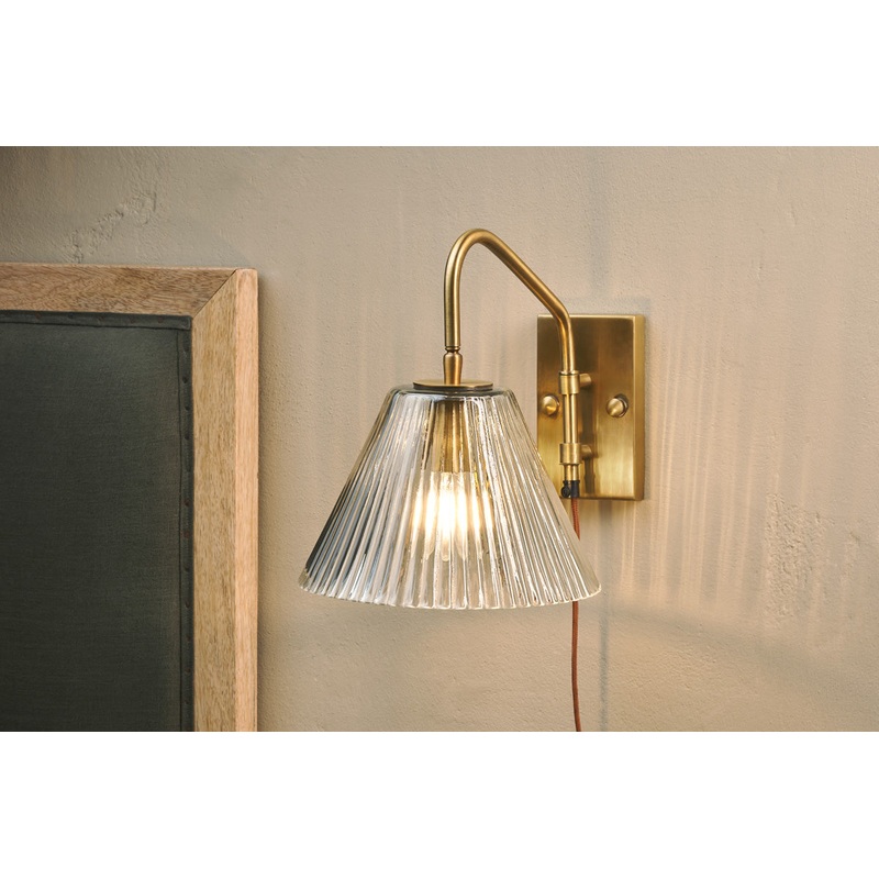 Akoli Glass Wall Lamp – Clear & Antique Brass