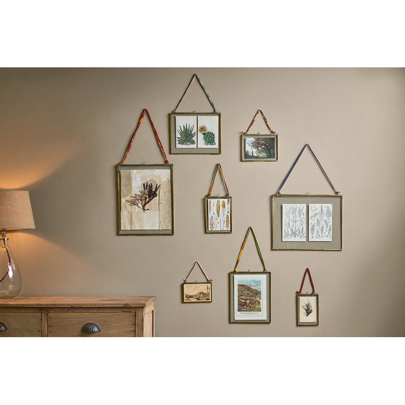 Kiko Brass Frame|Antique Brass|Landscape 4 x 6″|Portrait 4 x 6″|Landscape 5 x 7″|Portrait 5 x 7″|Landscape 8 x 10″|Portrait 8 x 10″|Extra Large Portrait 36 x 29cm|Extra Large Landscape 29 x 36cm