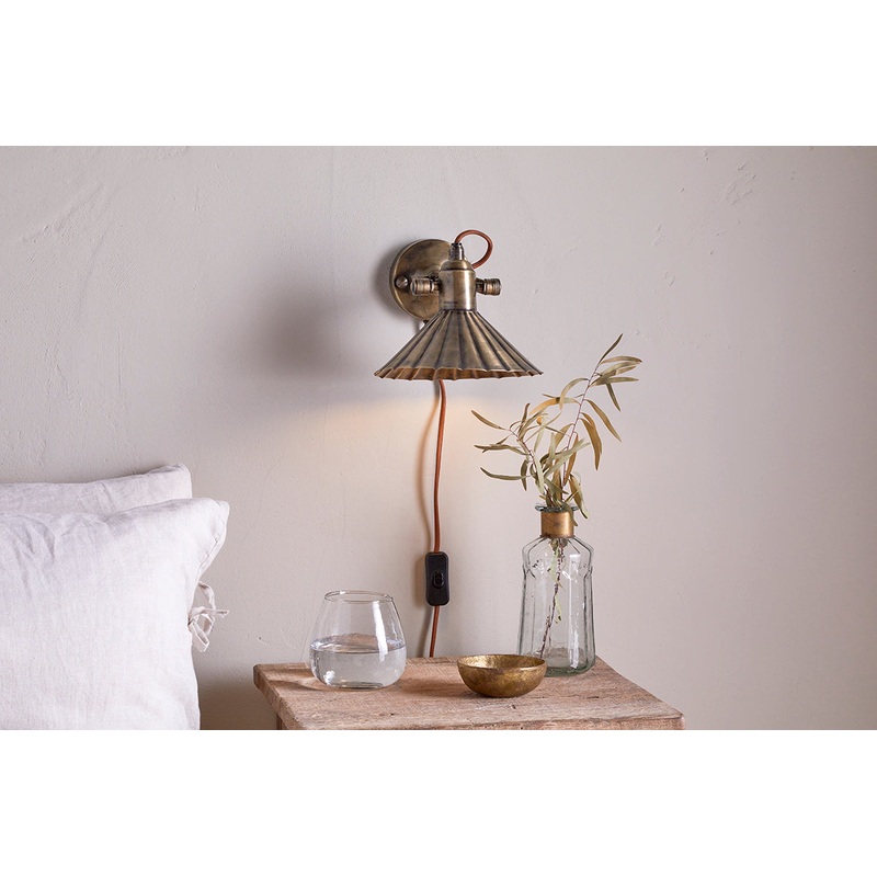 Moti Wall Lamp – Antique Brass