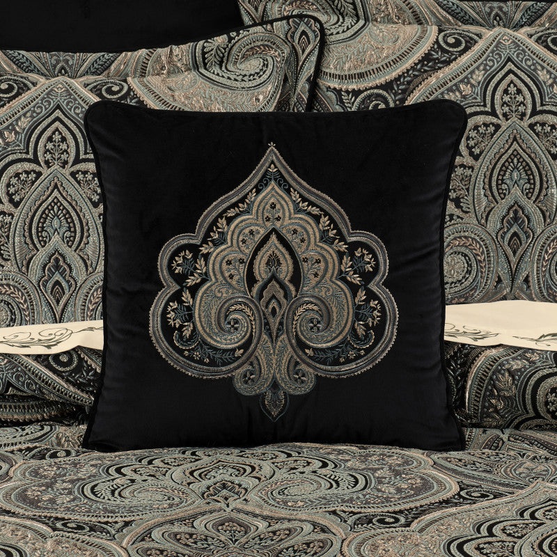 Vincenzo 18 Square Decorative Throw Pillow