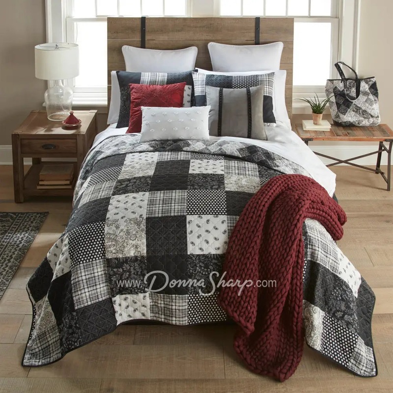 Donna Sharp London Quilt Set|King Set, Quilt + 2 Shams