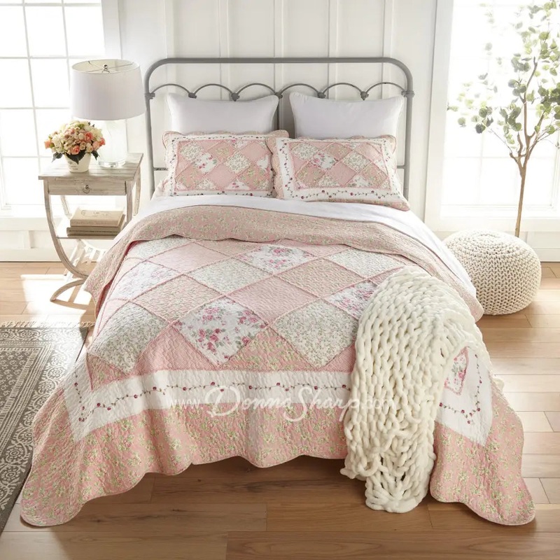 Donna Sharp Strawberry Garden 3PC Cotton Pieced Quilt Set