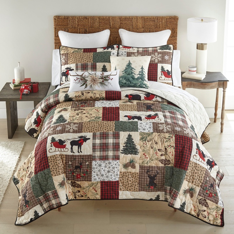 Dashing Lightweight Holiday Quilt Set